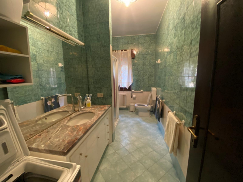 Da Riattare 3Camere Garage Taverna Ascensore

Vicenza , appartamento al piano Primo in palazzina ...