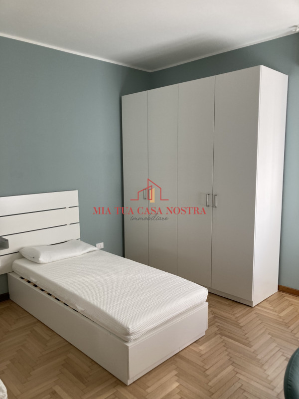 PALTANA: Affittasi camera doppia, per due studenti, in appartamento condiviso; l'appartamento si ...