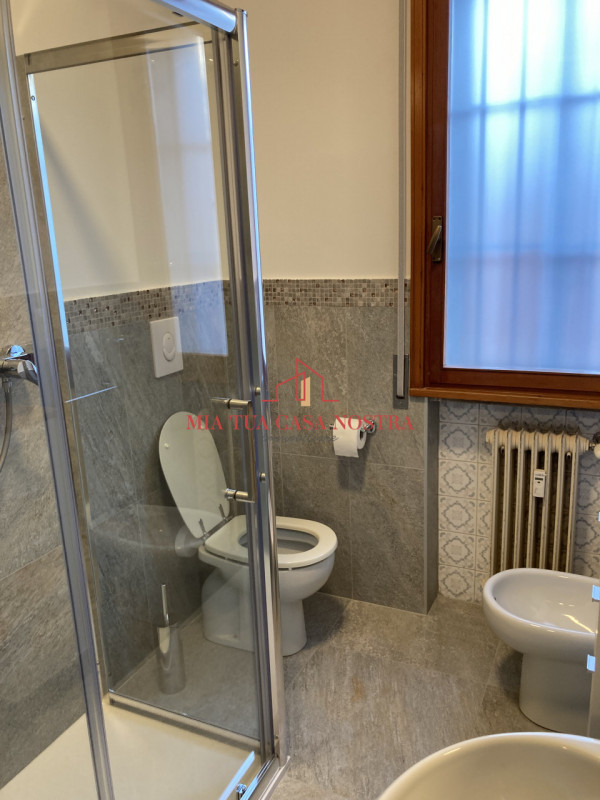 PALTANA: Affittasi camera doppia, per due studenti, in appartamento condiviso; l'appartamento si ...