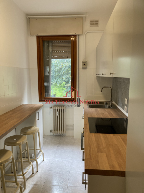 PALTANA: Affittasi camera doppia, per due studenti, in appartamento condiviso; l'appartamento si ...