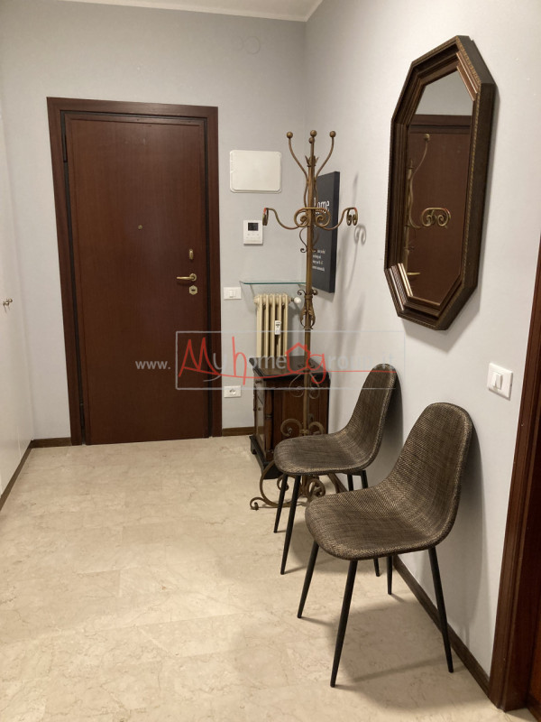 PALTANA: Affittasi posto letto in camera doppia, per una studentessa, in appartamento condiviso; ...