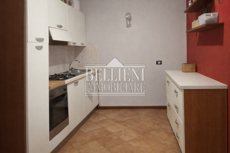 CALDOGNO: tra Cresole e Rettorgole, in contesto di villette a schiera circondato dal verde, VILLE...