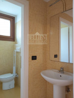 CALDOGNO: tra Cresole e Rettorgole, in contesto di villette a schiera circondato dal verde, VILLE...