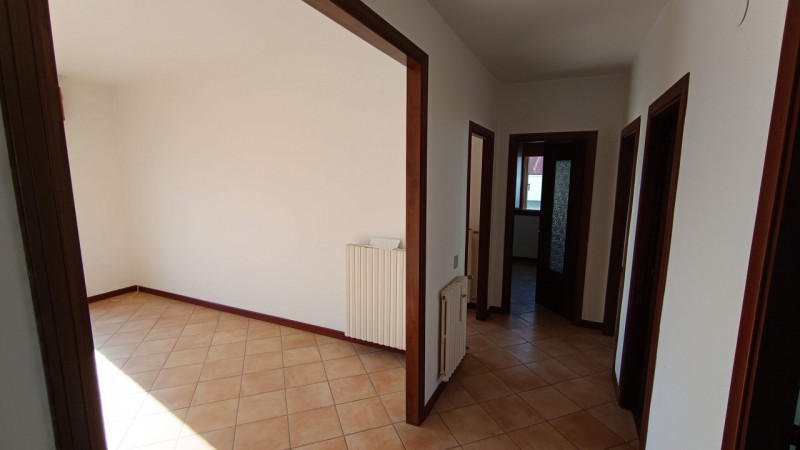 Piazzola sul Brenta: in bellissima zona in centro al paese, comodissimo a scuole, negozi, superme...