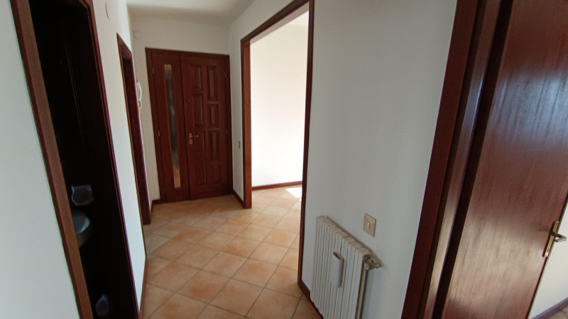 Piazzola sul Brenta: in bellissima zona in centro al paese, comodissimo a scuole, negozi, superme...