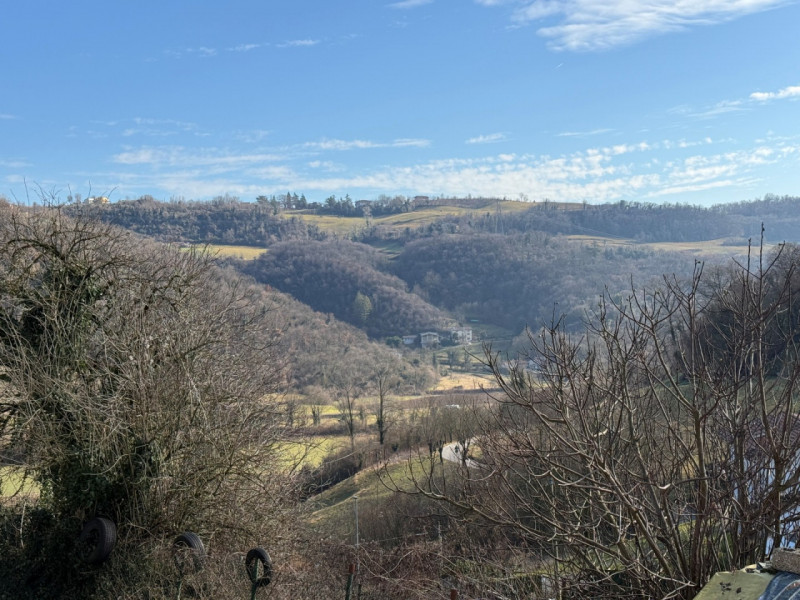 IMMOBILE DA RISTRUTTURARE CON ACCESSORI ED AREA ESTERNA DI MQ. 1.500 A SOVIZZO COLLE (EX GAMBUGLI...