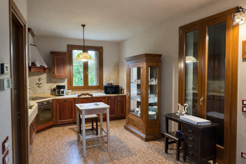 VICENZA EST: nelle immediate vicinanze del Centro Commerciale Palladio, in posizione tranquilla e...