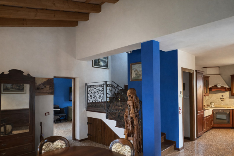 VICENZA EST: nelle immediate vicinanze del Centro Commerciale Palladio, in posizione tranquilla e...