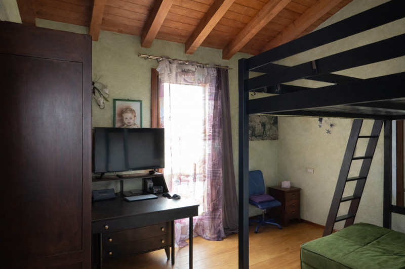 VICENZA EST: nelle immediate vicinanze del Centro Commerciale Palladio, in posizione tranquilla e...