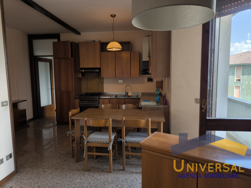 CAMPOSAMPIERO – in zona centralissima comoda a tutti i principali servizi quali scuole, ospedale,...