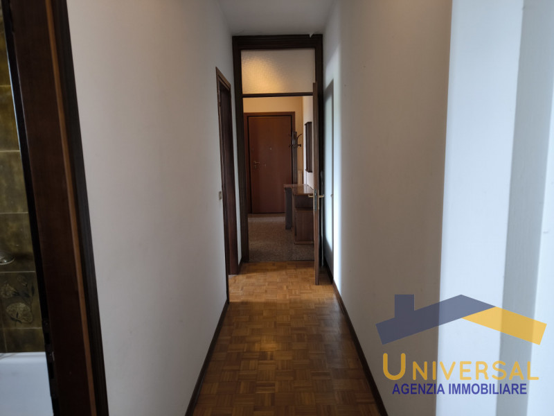 CAMPOSAMPIERO – in zona centralissima comoda a tutti i principali servizi quali scuole, ospedale,...
