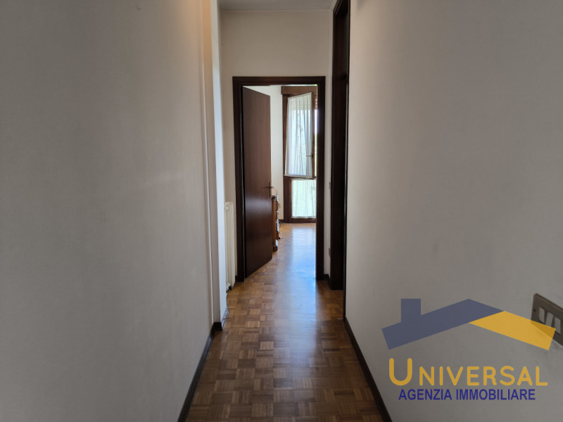 CAMPOSAMPIERO – in zona centralissima comoda a tutti i principali servizi quali scuole, ospedale,...