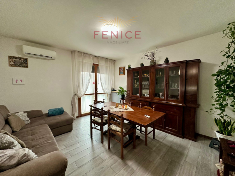 Nel cuore di Biadene di Montebelluna, in una zona centrale e comodissima a tutti i servizi di pri...