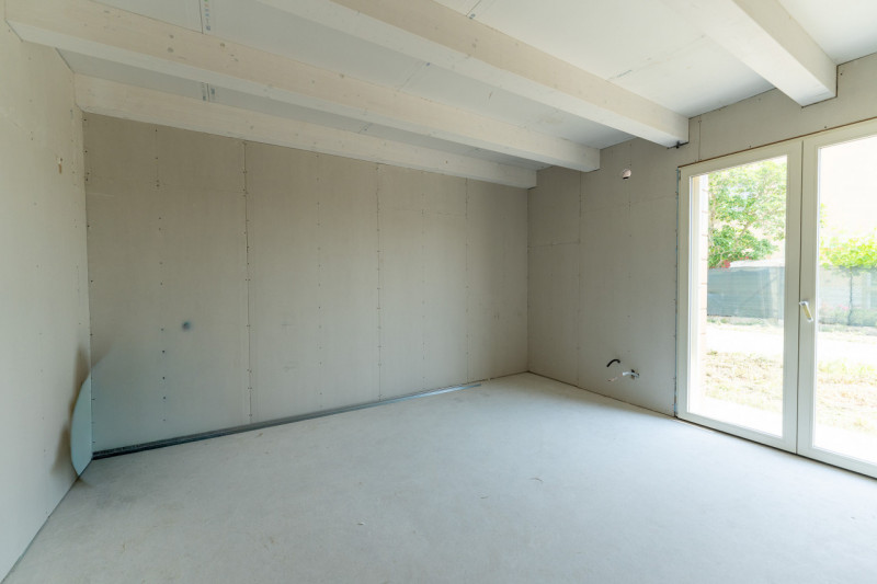 Porzione di bifamiliare di nuova realizzazione situata in zona residenziale molto tranquilla ma c...
