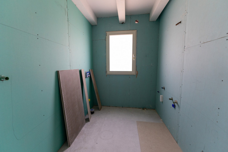 Porzione di bifamiliare di nuova realizzazione situata in zona residenziale molto tranquilla ma c...