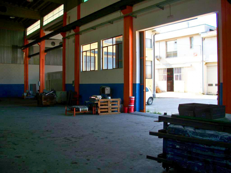 AFFITTASI CAPANNONE/LABORATORIO ( H = 9,40 metri) CON UFFICI IN ZONA INDUSTRIALE  VICENZA OVEST -...