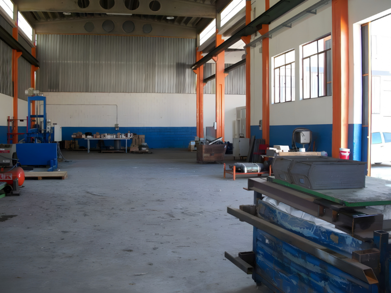 AFFITTASI CAPANNONE/LABORATORIO ( H = 9,40 metri) CON UFFICI IN ZONA INDUSTRIALE  VICENZA OVEST -...