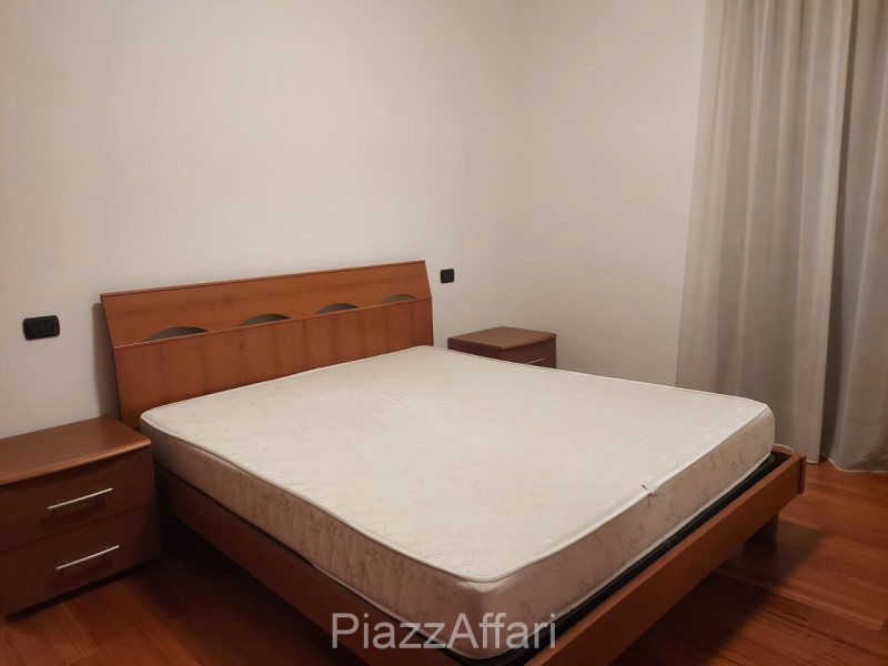 Proponiamo in locazione, all’interno di un residence esclusivo, miniappartamento al piano terra d...