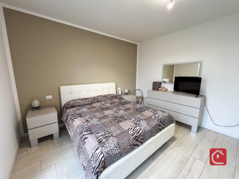 Proponiamo in vendita arioso appartamento di recentissima costruzione (Fine 2018) al secondo e ul...