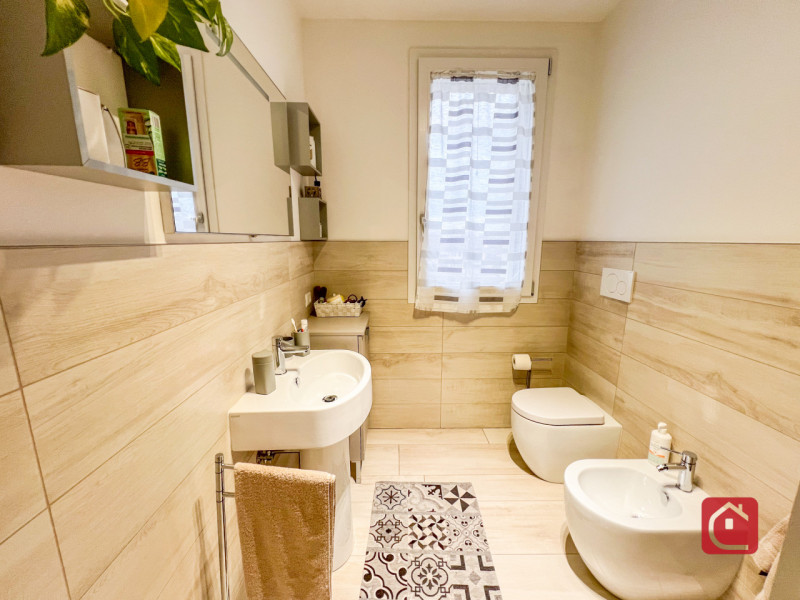 Proponiamo in vendita arioso appartamento di recentissima costruzione (Fine 2018) al secondo e ul...