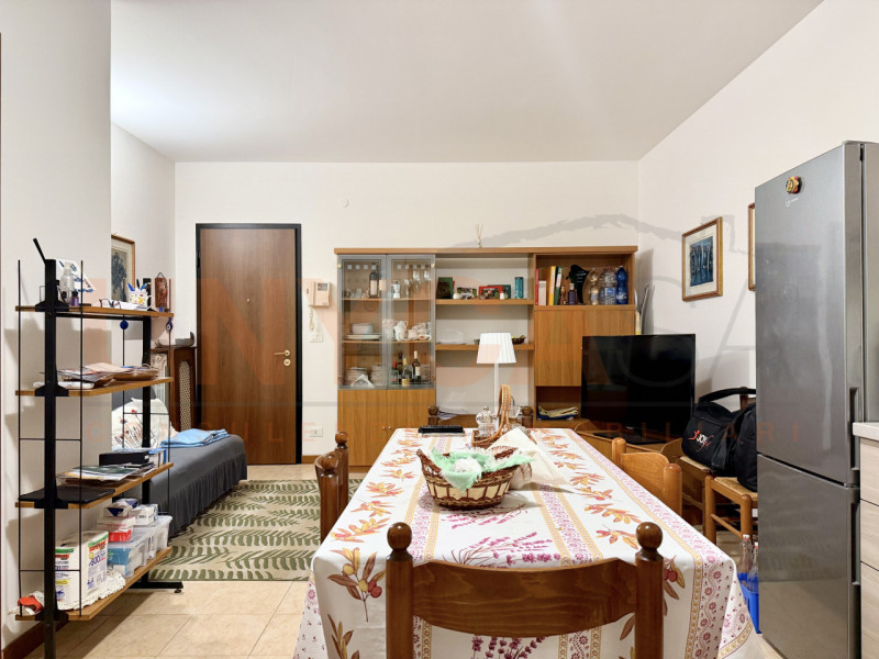 MESTRINO: Proponiamo in vendita al primo piano un mini appartamento con spazioso terrazzino che a...