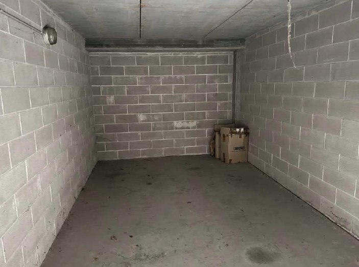 A.A. 351-242

Vendita all'asta - garage al piano interrato in data 17 marzo 2026

Descrizione: tr...