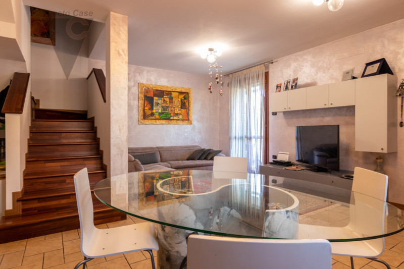 Proponiamo tra Ponte San Nicolò e Voltabarozzo, su strada tranquilla e poco trafficata, una recen...