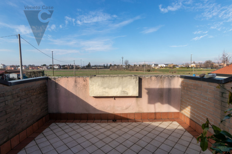 Proponiamo tra Ponte San Nicolò e Voltabarozzo, su strada tranquilla e poco trafficata, una recen...