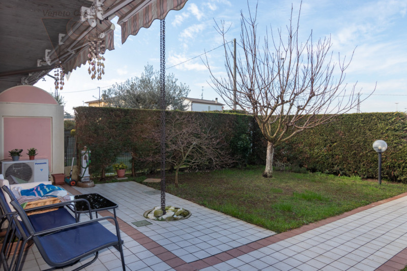 Proponiamo tra Ponte San Nicolò e Voltabarozzo, su strada tranquilla e poco trafficata, una recen...