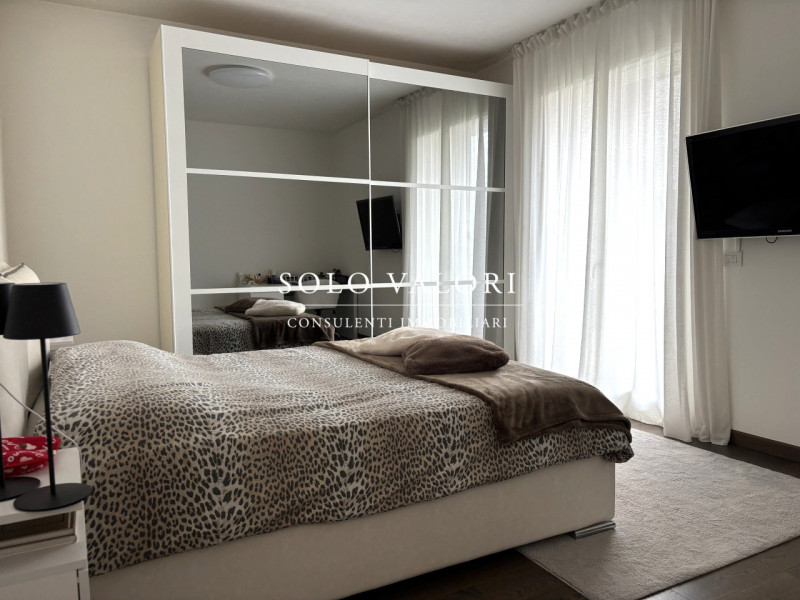 Rif. A911 (388 9763854 Denisa - 392 6956333 Nada)

In un contesto residenziale tranquillo e curat...