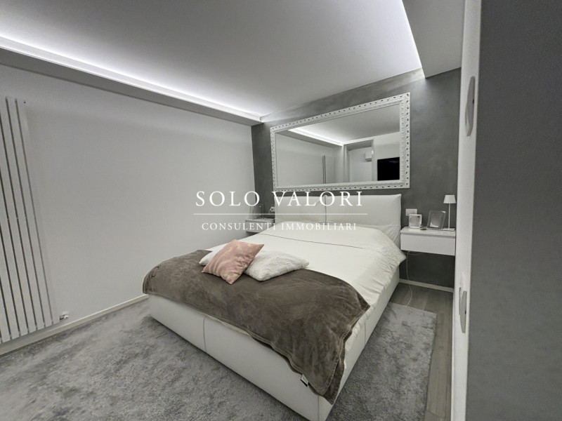 Rif. A911 (392 6956333 Nada)

In un contesto residenziale tranquillo e curato, comodo al centro c...