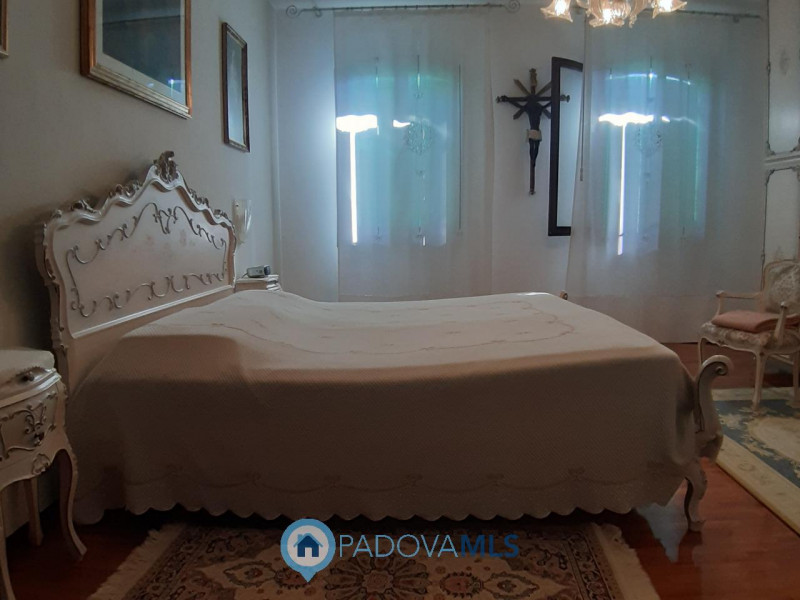 Immobile in esclusiva al Gruppo Padova MLS
Nel suggestivo Comune di Baone proponiamo in vendita u...