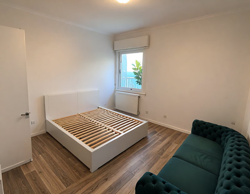 (Per INFO Cristina 3389226442) Situato a Padova, in via Acquapendente, vicino a tutti i servizi e...