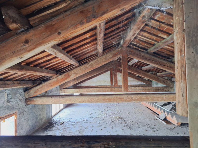 In vendita a Montaner, nel comune di Sarmede, proponiamo un'ampia casa singola di circa 200 mq. c...