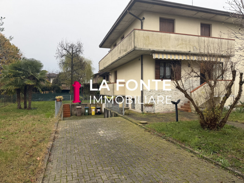 PERAGA DI VIGONZA - PORZIONE DI BIFAMILIARE sviluppata su tre livelli per un totale di circa 200 ...