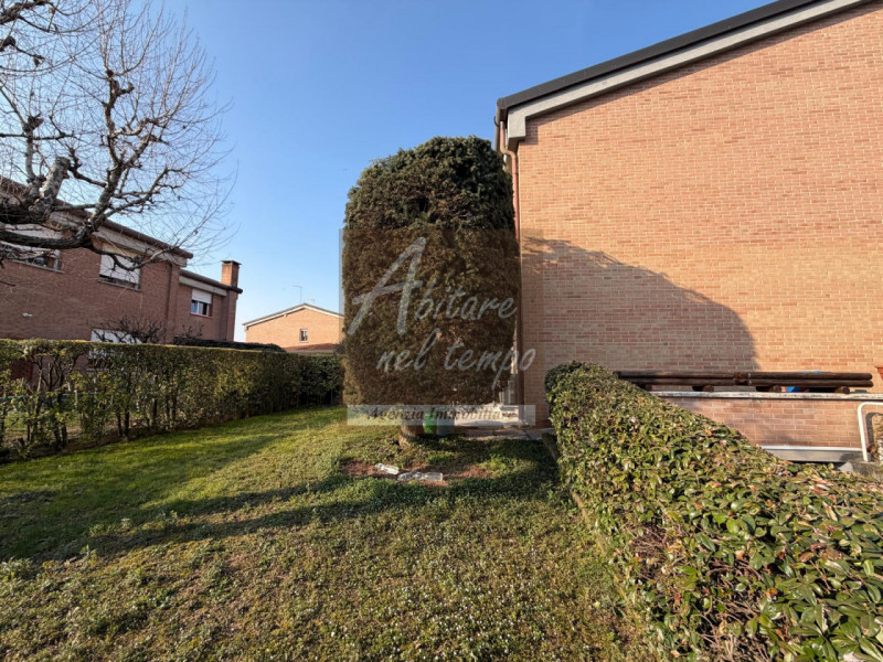 CITTADELLA (PD)

Proponiamo in esclusiva una splendida bifamiliare ideale per la famiglia, dispos...