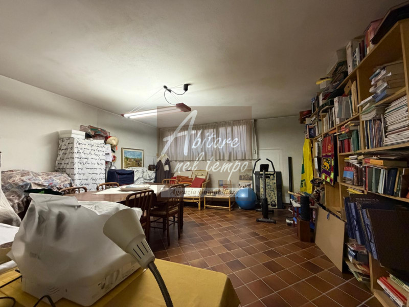 CITTADELLA (PD)

Proponiamo in esclusiva una splendida bifamiliare ideale per la famiglia, dispos...