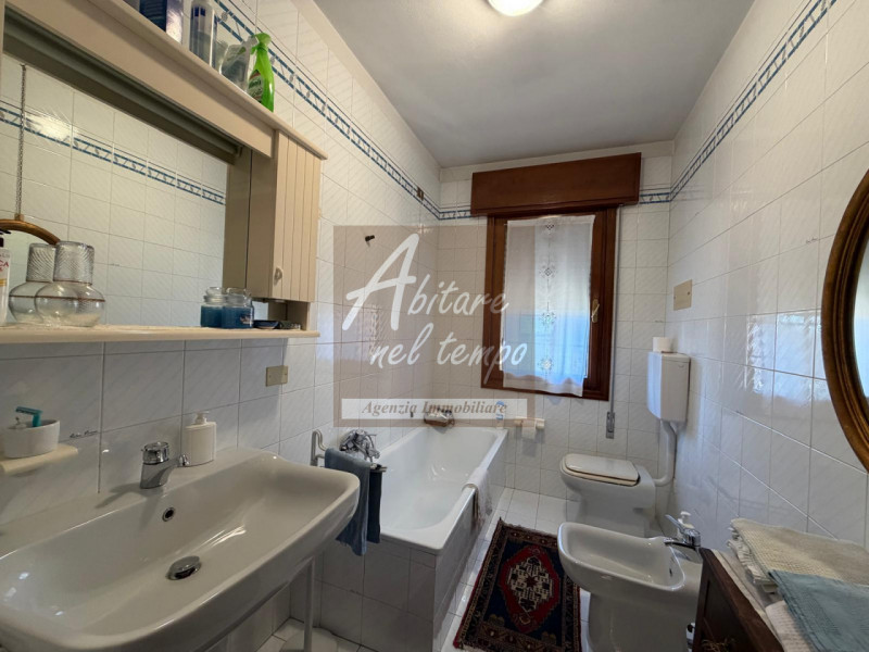 CITTADELLA (PD)

Proponiamo in esclusiva una splendida bifamiliare ideale per la famiglia, dispos...