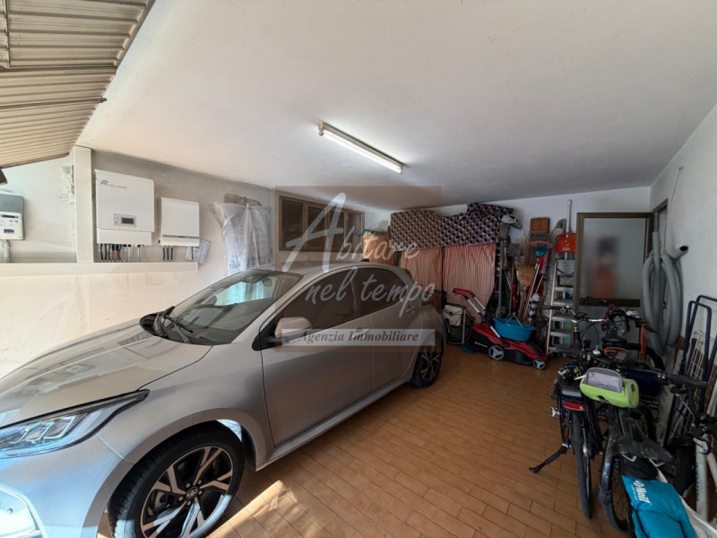 CITTADELLA (PD)

Proponiamo in esclusiva una splendida bifamiliare ideale per la famiglia, dispos...