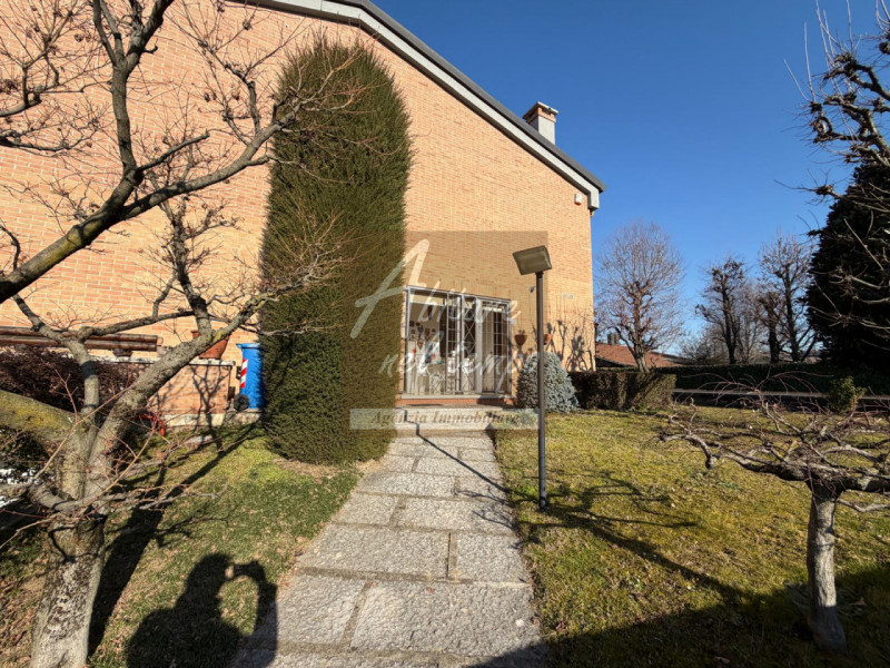 CITTADELLA (PD)

Proponiamo in esclusiva una splendida bifamiliare ideale per la famiglia, dispos...