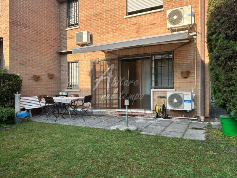 CITTADELLA (PD)

Proponiamo in esclusiva una splendida bifamiliare ideale per la famiglia, dispos...