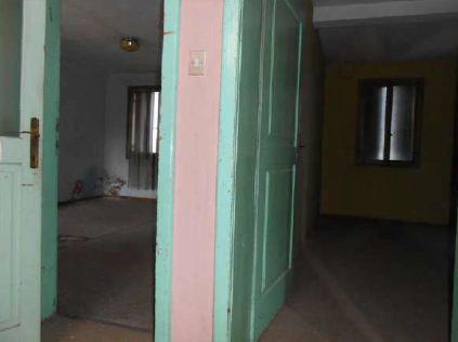 Rif. A.A.70-22

Vendita all'asta - abitazione su 3 piani con negozio in data 17 maggio 2026

Desc...