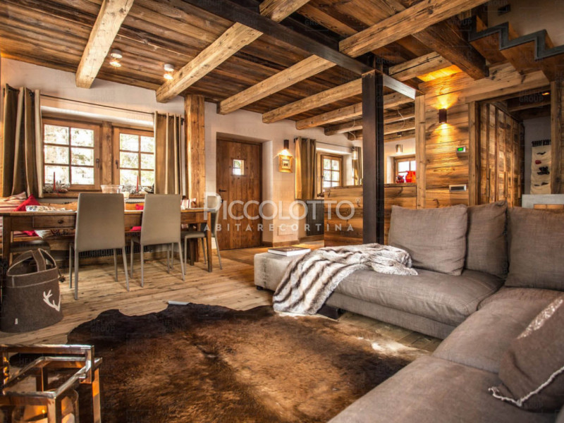 Rif. A5450 - Cortina d’Ampezzo, Regina delle Dolomiti, destinazione d’eccellenza per chi ama stil...