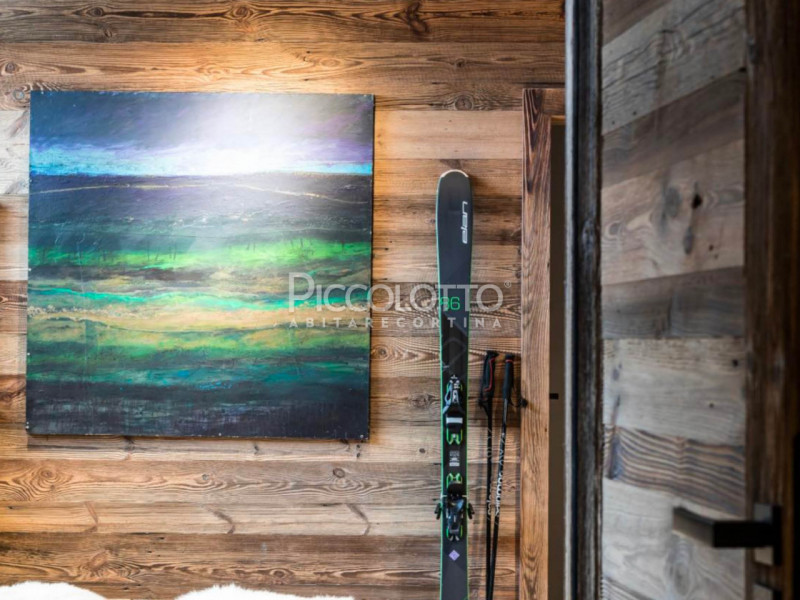 Rif. A5450 - Cortina d’Ampezzo, Regina delle Dolomiti, destinazione d’eccellenza per chi ama stil...