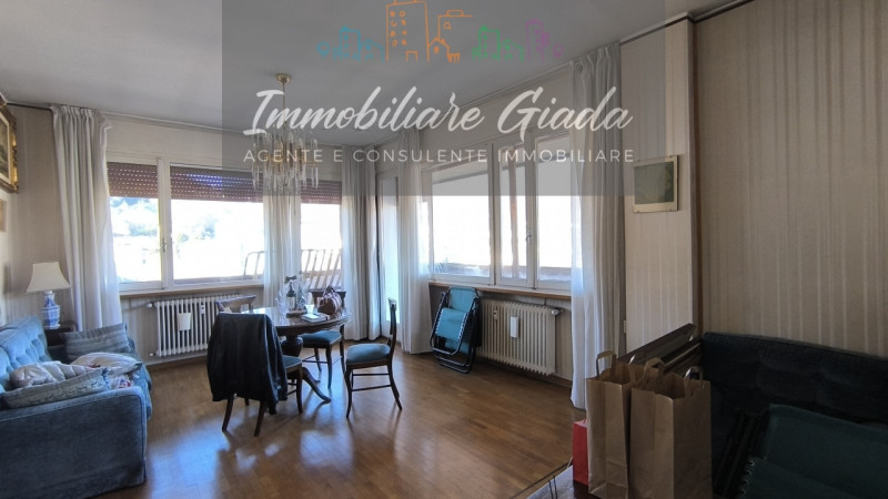 In zona centralissima di Vittorio Veneto, propongo in vendita un appartamento luminosissimo situa...