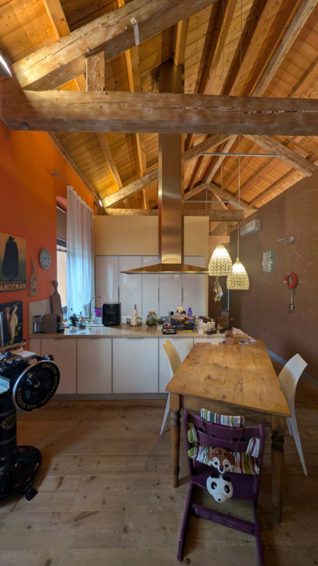 Curato ed indipendente loft sito all'interno di una ristrutturazione industriale

Trattativa rise...