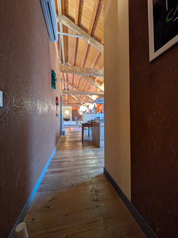 Curato ed indipendente loft sito all'interno di una ristrutturazione industriale

Trattativa rise...