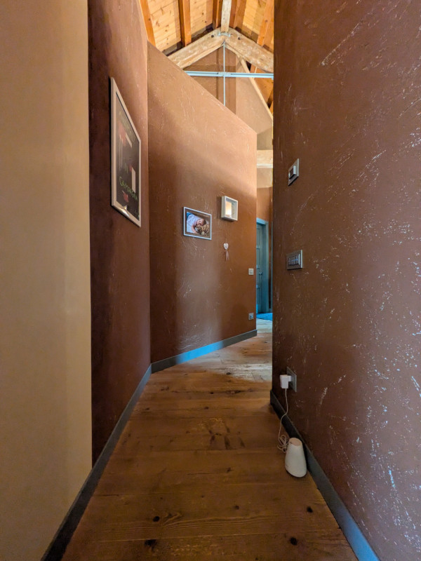 Curato ed indipendente loft sito all'interno di una ristrutturazione industriale

Trattativa rise...