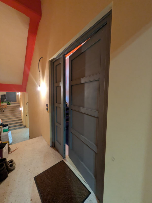 Curato ed indipendente loft sito all'interno di una ristrutturazione industriale

Trattativa rise...