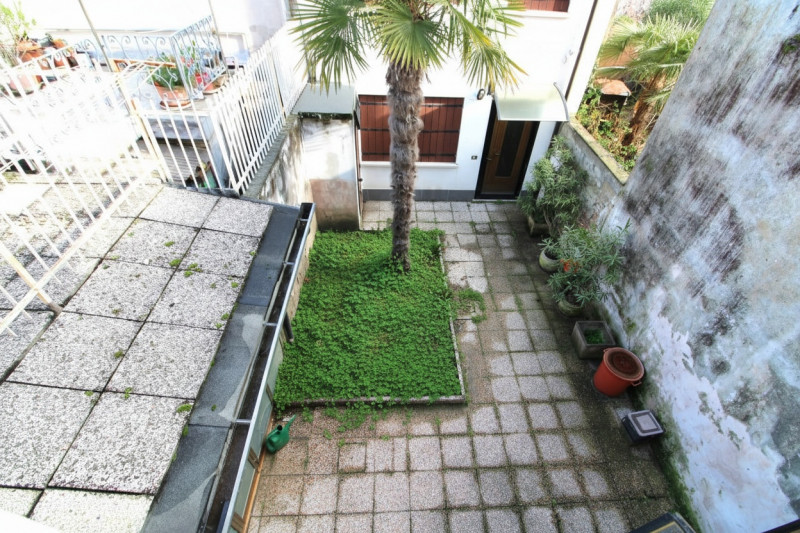 MONSELICE: nel centro storico di Monselice, proponiamo in vendita una graziosa casa semindipenden...